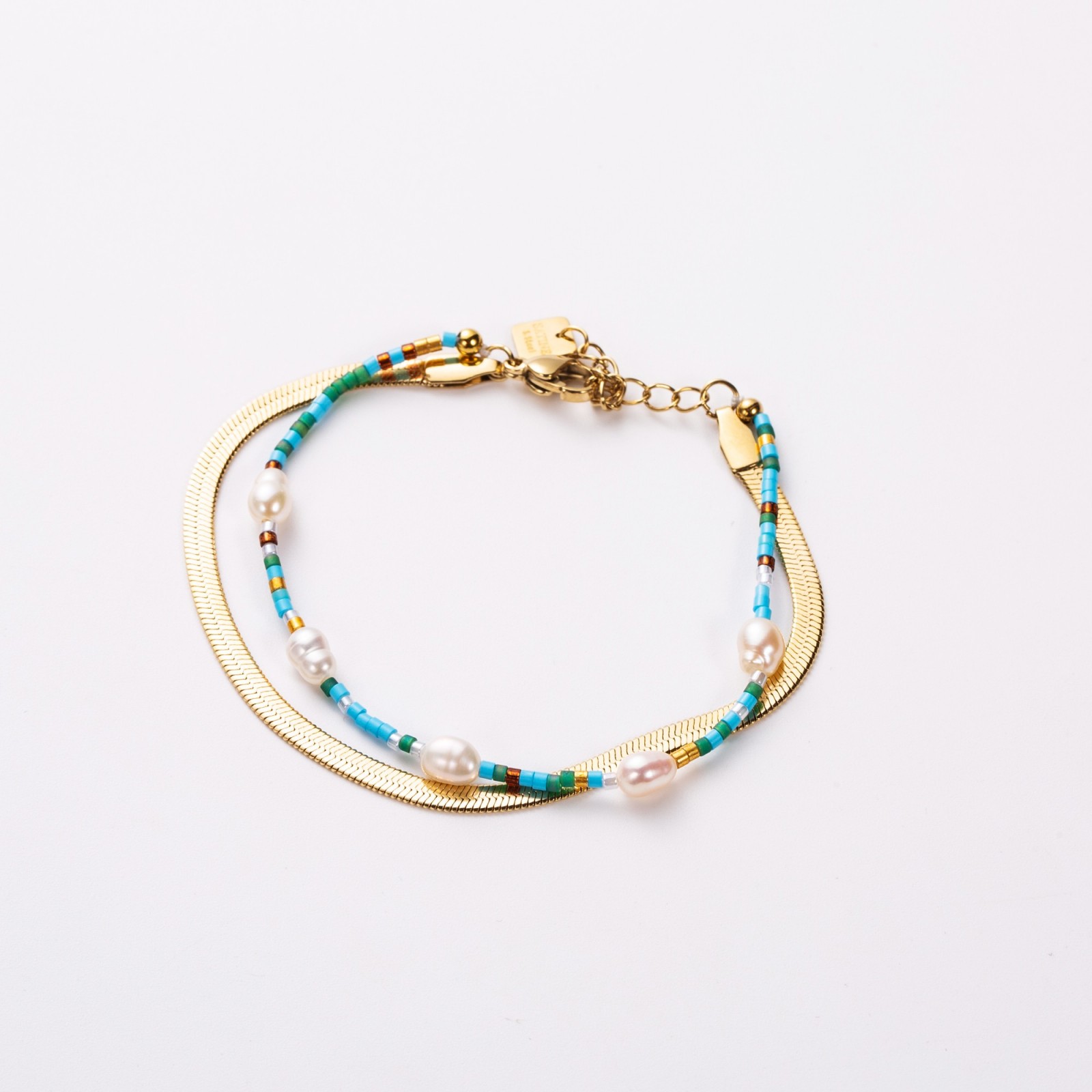 Multirang Bracelet with Mother-of-Pearl and Miyuki Color:Blue