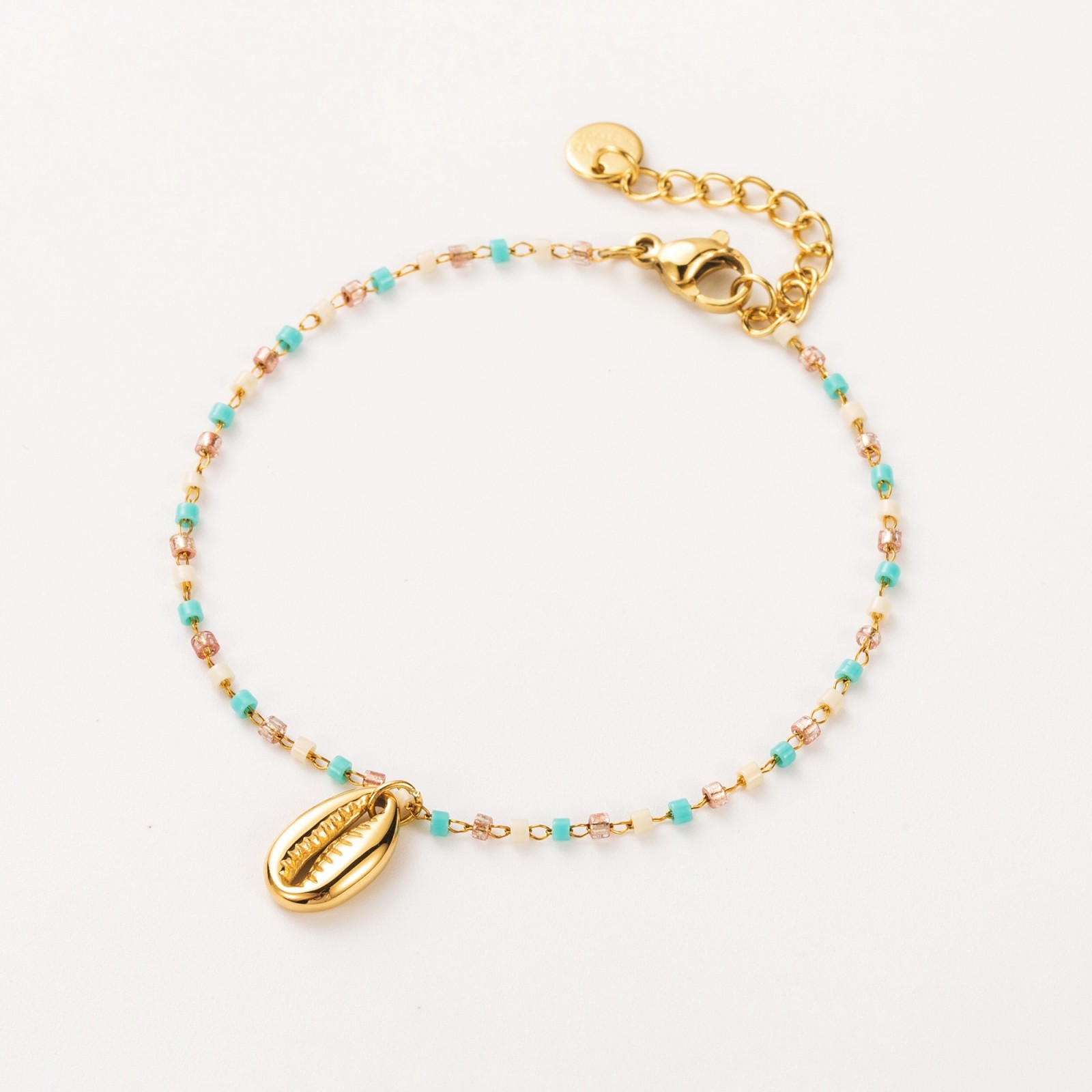 Bracelet Perles Heishi et Pendentif Caurie Couleur:Bleu Ciel