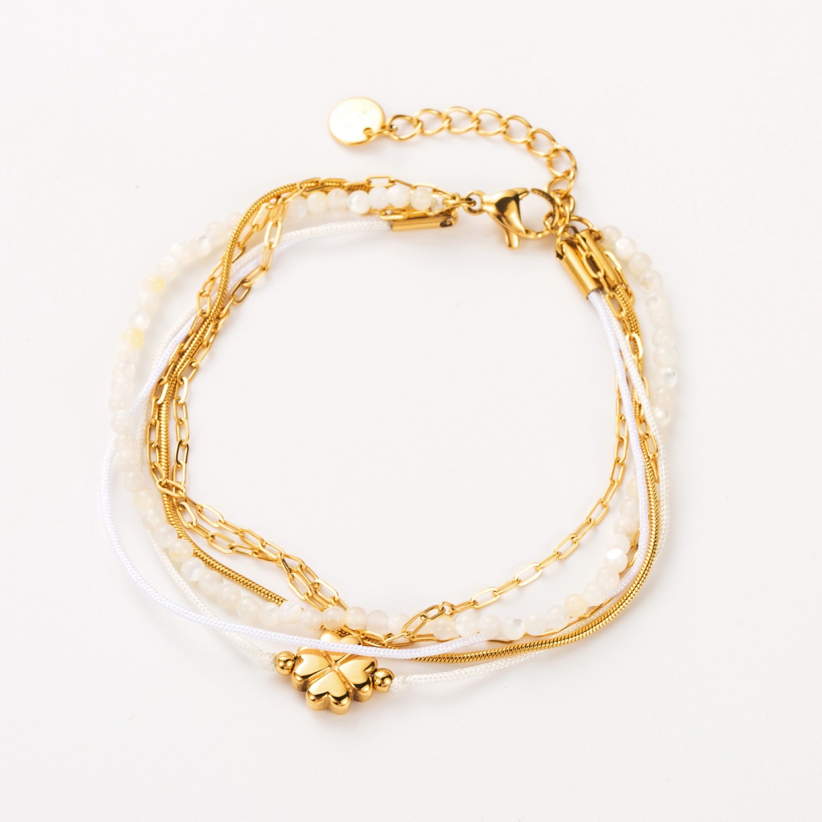 Bracelet Multi-Rang Tissu et Perles avec Pendentif Trèfle 